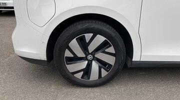 2025 Volkswagen Pro 79kWh Commerce Plus Auto 5-door (White) - Image: 12