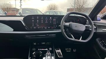 2025 Audi 2.0 TFSI S line S Tronic Euro 6 5-door (Black) - Image: 10