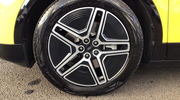 2025 Ford Extended Range 77kWh Premium Auto 5-door (Yellow) - Image: 14