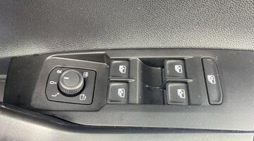 2022 Volkswagen 1.0 TSI Life Euro 6 5-door (Blue) - Image: 19