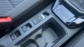 2025 Volkswagen TSI R-Line DSG 2WD Euro 6 2-door (Black) - Image: 24