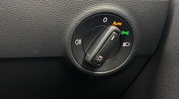 2023 Volkswagen TSI Life Euro 6 5-door (Red) - Image: 20