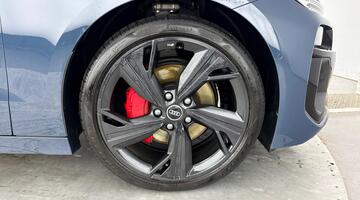 2025 Audi 100kWh Performance Launch Edition Auto 5-door (Blue) - Image: 5