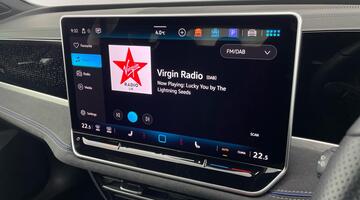 2025 Volkswagen TSI eHybrid 19.7kWh R-Line DSG Euro 6 5-door (Silver) - Image: 26