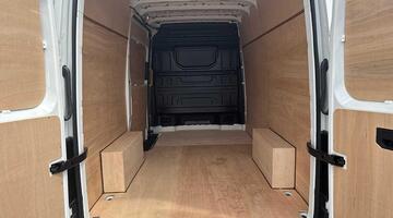 2025 Volkswagen 2.0 TDI CR35 Commerce RWD LWB High Roof Euro 6 5-door (White) - Image: 16