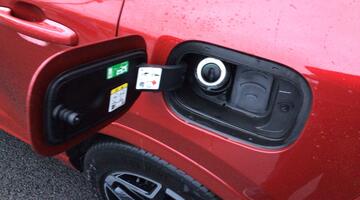 2025 Ford 2.5h Duratec ST-Line X CVT Euro 6 5-door (Red) - Image: 31