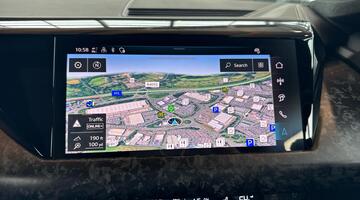 2025 Audi Performance 105kWh Carbon Black Auto quattro 4-door (Green) - Image: 7