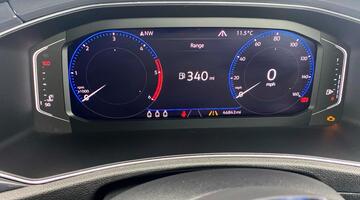 2019 Volkswagen 2.0 TDI R-Line Euro 6 5-door (Black) - Image: 23