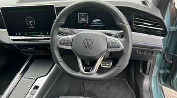 2025 Volkswagen TSI eHybrid 19.7kWh R-Line DSG Euro 6 5-door (Green) - Image: 22