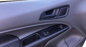 2021 Ford 200 EcoBlue Leader L1 Euro 6 5-door (White) - Image: 32