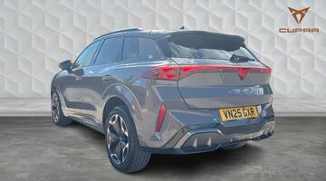 2025 CUPRA 2.0 TSI VZ1 DSG 4-doorive Euro 6 5dr (Grey) - Image: 3