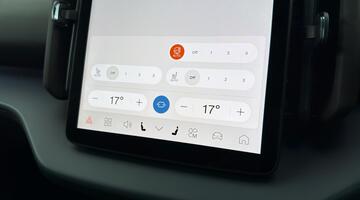 2025 Volvo Single Motor Extended Range 69kWh Plus Auto 5-door (Grey) - Image: 25