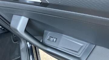 2022 Volkswagen TSI R-Line DSG Euro 6 5-door (Black) - Image: 42