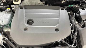 2025 Volvo 2.0 B4 MHEV Plus DCT Auto Euro 6 5-door (Black) - Image: 15