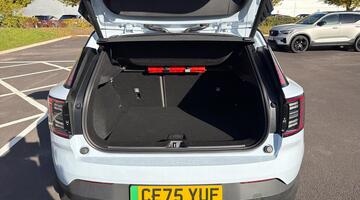 2025 Volvo Twin Performance 69kWh Ultra Auto 5-door (Blue) - Image: 14