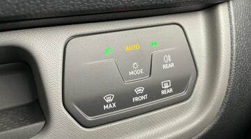 2025 Volkswagen Pro 79kWh Commerce Plus Auto 5-door (Blue) - Image: 20