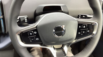 2025 Volvo Twin Performance 69kWh Plus Auto 5-door (Black) - Image: 13