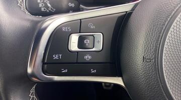 2019 Volkswagen 2.0 TDI R-Line Euro 6 5-door (Black) - Image: 24