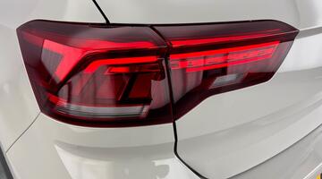 2025 Volkswagen 2.0 TDI R-Line DSG Euro 6 5-door (Grey) - Image: 31