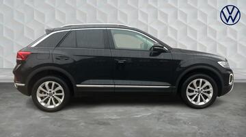 2024 Volkswagen TSI Style Euro 6 5-door (Black) - Image: 4