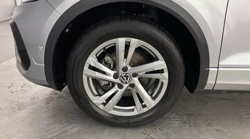 2025 Volkswagen TSI R-Line DSG Euro 6 5-door (Silver) - Image: 37