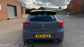 2025 SEAT 1.0 TSI FR Black Edition Euro 6 5-door (Grey) - Image: 9