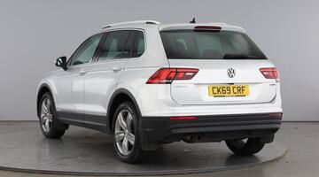 2019 Volkswagen 2.0 TDI Match 4Motion Euro 6 5-door (Silver) - Image: 3