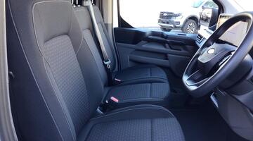 2025 Ford 2.0 320 EcoBlue Trend Auto L1 H1 Euro 6 5-door (White) - Image: 21