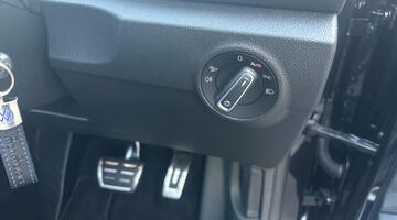 2025 Volkswagen TSI R-Line DSG 2WD Euro 6 2-door (Black) - Image: 9