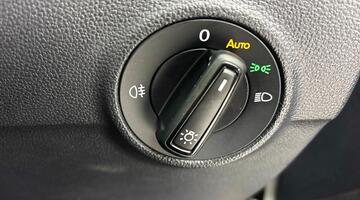 2023 Volkswagen 1.0 TSI Life Euro 6 5-door (Grey) - Image: 24