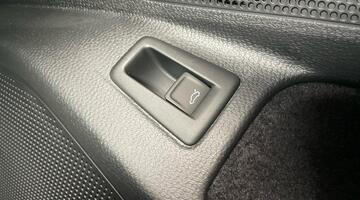 2025 Volkswagen Pro S 86kWh Match Plus Tourer Auto 5-door (Black) - Image: 20