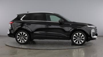 2025 Audi SUV S line TFSI 150 PS S tronic (Black) - Image: 4