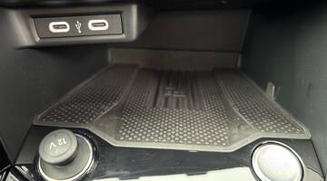 2025 Volkswagen 2.0 TSI R DSG 4Motion Euro 6 5-door (Black) - Image: 7