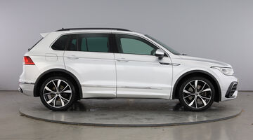 2020 Volkswagen 2.0 TDI R-Line DSG 4Motion Euro 6 5-door (Silver) - Image: 4