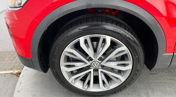 2018 Volkswagen 1.0 TSI Design Euro 6 5-door (Red) - Image: 31