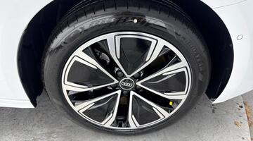 2025 Audi 2.0 e-hybrid5.9kWh Technik Saloon S Tronic quattro Euro 6 5-door (White) - Image: 5