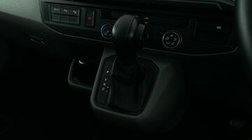 2024 Volkswagen 2.0 TDI T30 Highline Kombi DSG FWD SWB Euro 6 5-door (White) - Image: 24