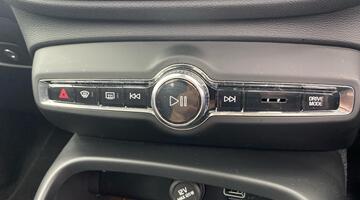 2019 Volvo 2.0 T4 Inscription Auto Euro 6 5-door (White) - Image: 27