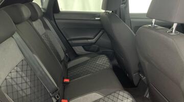 2024 Volkswagen 1.0 TSI R-Line DSG Euro 6 5-door (Black) - Image: 26