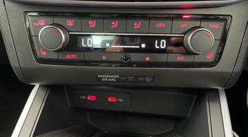 2025 SEAT 1.0 TSI FR Sport DSG Euro 6 5-door (Blue) - Image: 15