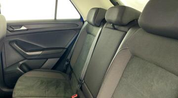 2022 Volkswagen TSI Style DSG Euro 6 5-door (Blue) - Image: 31