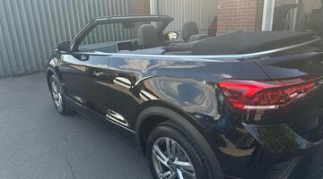 2025 Volkswagen TSI R-Line DSG 2WD Euro 6 2-door (Black) - Image: 35