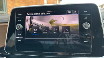 2022 Volkswagen TSI R-Line DSG Euro 6 5-door (Black) - Image: 11