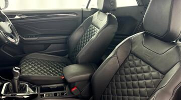 2022 Volkswagen TSI R-Line 2WD Euro 6 2-door (Red) - Image: 33