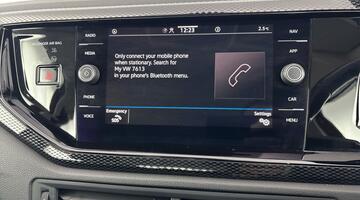 2022 Volkswagen 1.0 TSI Life DSG Euro 6 5-door (Red) - Image: 16