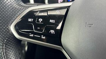 2022 Volkswagen TSI R-Line 2WD Euro 6 2-door (Red) - Image: 23