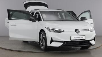 2025 Volkswagen Pro 77kWh Match Tourer Auto 5-door (White) - Image: 1