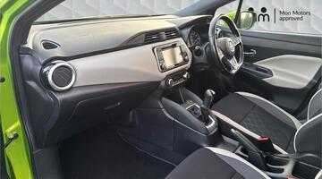 2017 Nissan IG-T N-Connecta Euro 6 5-door (Green) - Image: 2