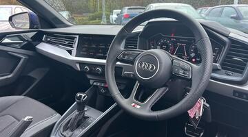 2025 Audi 1.0 TFSI 30 S line Sportback S Tronic Euro 6 5-door (Blue) - Image: 6