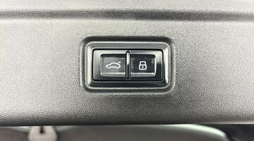 2025 Audi 100kWh Performance Launch Edition Auto 5-door (Blue) - Image: 38